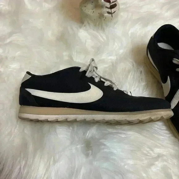 Nike Cortez Sneaker Shoe 2016 844893-004 Black US 6.5 EUR37.5 - Picture 3 of 7